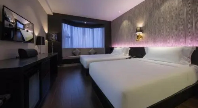 Versailles Hotel (Guilin Two Rivers and Four Lakes Railway Station Branch), Забронировать Отель Бизнес-отели Гуйлинь, рядом с Автобусный вокзал Guilin - Yangshuo, 4* 5*
