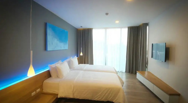 Номер Standard с балконом и с частичным видом на море Kalm Bangsaen Hotel