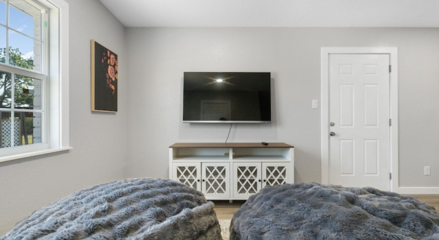 Rivers Oaks-the Ranch House Pool & Hot-tub!