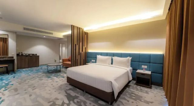 Полулюкс The Skye Phnom Penh Hotel & Apartments
