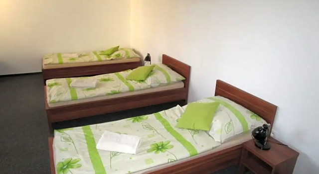 Salur, Rezervovat Hotel Hotely v Nitriansky kraj s parkováním, Parkování