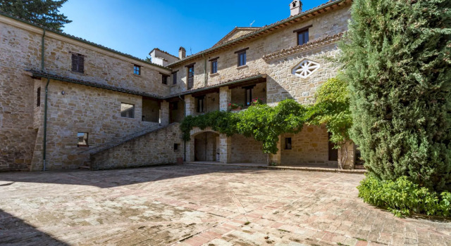 Borgo Colle Ridente 13, Rezervovat Hotel Camerino 