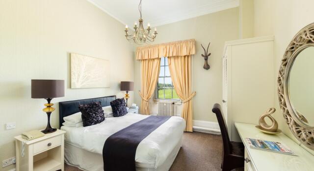 Трёхместный номер Standard Greenhill Hotel