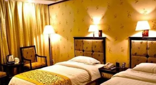 昆明珠江源大酒店, Rezerwuj Hotel Hotele w Kunming z parkingiem, Parking