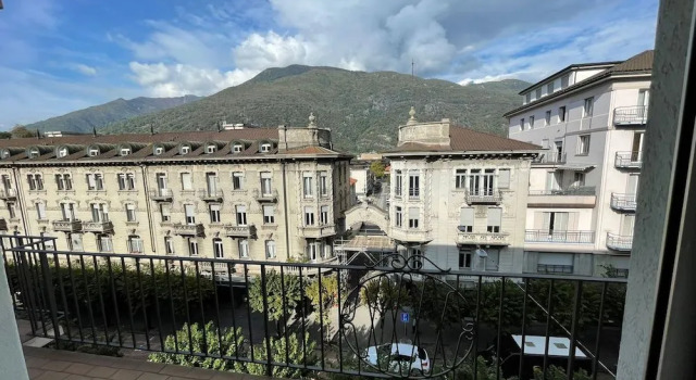 Castle View in Bellinzona, Забронировать Отель Беллинцона Bellinzona and upper Ticino, рядом с Castelgrande Castle