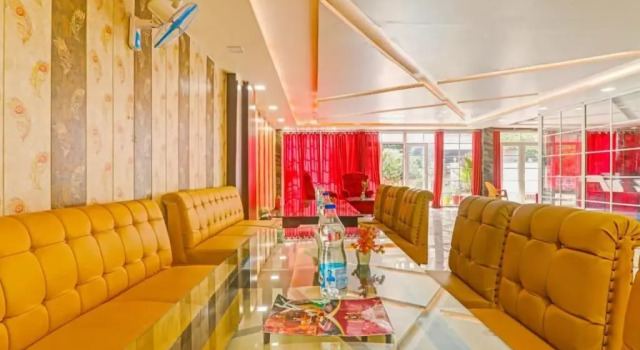 Collection O 701724 Shivanya Hotel, Забронировать Отель Гомти Нагар 