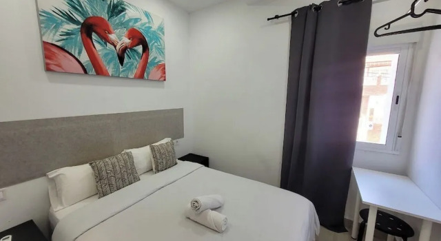 AYZ Silvela - Auto check-in property