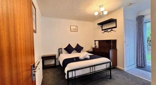 Двухместный номер Royal High Trees Guest House Gatwick