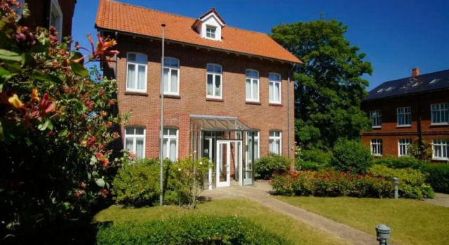 Gaestehaus-St-Josef-4, Забронировать Отель Боркум East Frisian Islands, рядом с Оздоровительный центр и аквапарк "Гецайтенланд"