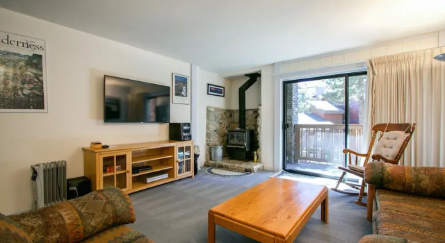 Summit 41 Spacious and Stones Throw to Eagle Lodge by RedAwning