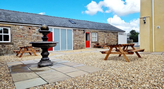 7 Holly Barn