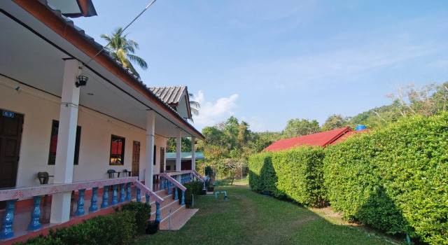 Lanta Nature Beach Resort