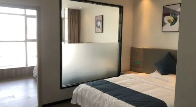 Двухместный семейный люкс Premium с 2 комнатами Changzhou Kaidi Hotel