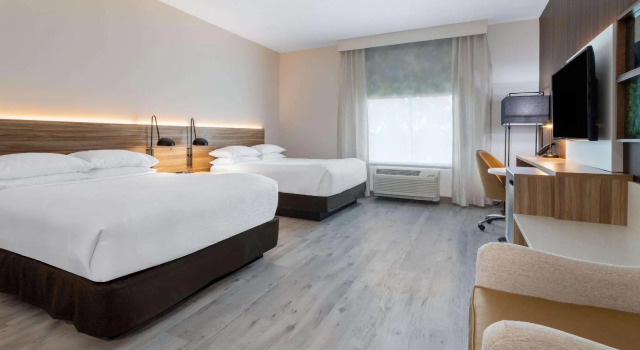 Четырёхместный номер Standard Wyndham Garden Orlando Airport
