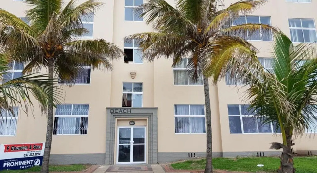 Апартаменты Beachurst Apartment