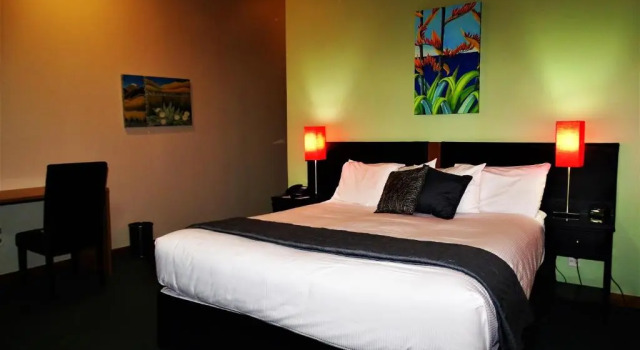 Четырёхместный номер Classic Riverside Hotel Marlborough