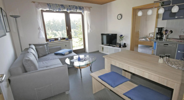 Cosy Apartment With Terrace and Garden Access in a Quiet Wooded Area, Prenota Appartamento Goessweinstein Bayreuth