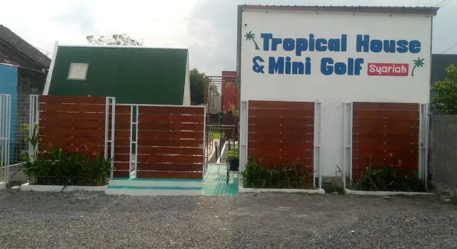 Tropical House and Mini Golf Yogyakarta, Rezervovat Mini-hotel 3hvězdičkové hotely v Yogyakarta Province, 3*