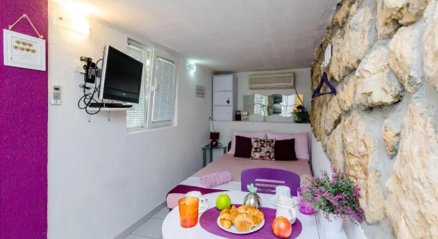Студия Indys Beach Apartments