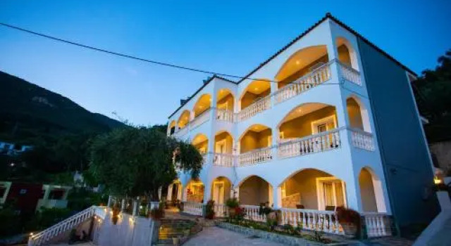 Vassilis Studios, Prenota Hotel Hotel a Preveza con parcheggio, Parcheggio