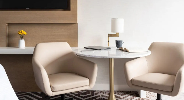 Четырёхместный номер Guest с балконом The Westin Anaheim Resort