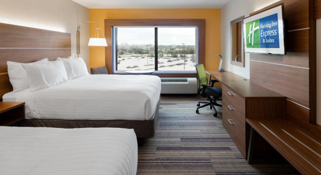Четырёхместный номер Standard Holiday Inn Express East Peoria - Riverfront by IHG