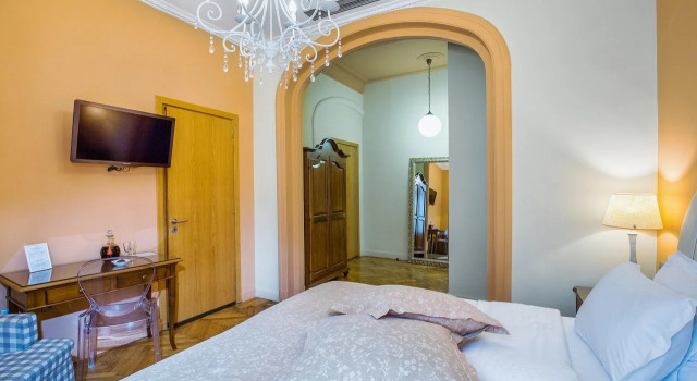 Sweet Home Hotel
