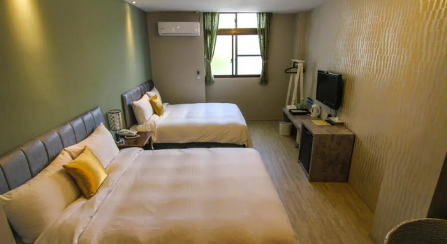 Четырёхместный номер Standard Sun Moon Lake Loft Inn