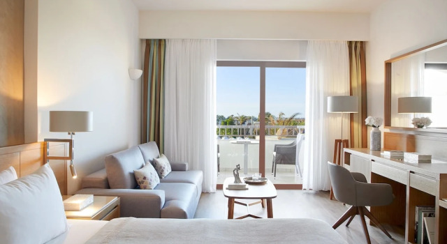 Двухместный номер с видом на внутреннюю территорию Minoa Palace Resort