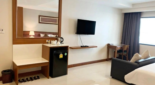 Трёхместный номер Deluxe True Siam Rangnam Hotel