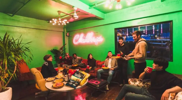 Кровать в общем номере Riverside HOSTEL CHILLAX Namba