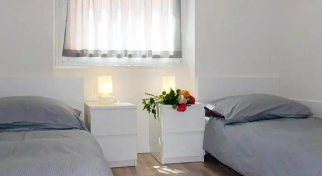 Residence Girasole Casa Rossa B, Book Hotel Hotels in Como with a Pool, Swimming Pool