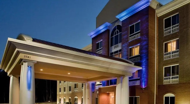 Люкс с видом на море Holiday Inn Express Hotel Raleigh Southwest by IHG