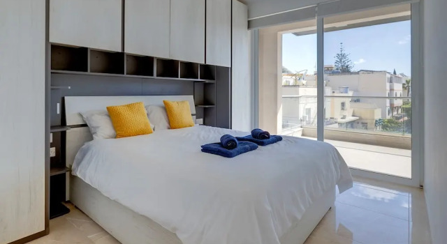 Cosy 1BR Apartment in Central St Julian's