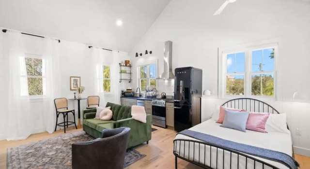Casa Julieta Luxury Ybor-themed Studio, Забронировать Апартаменты/квартира Отели Тампа с парковкой, рядом с Детский музей фонда семьи Глейзер, Парковка