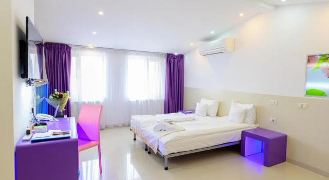 Полулюкс Executive Hotel Christina Plus