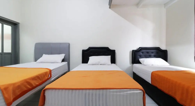 Camera Standard Rumah Kakak Guesthouse - Hostel
