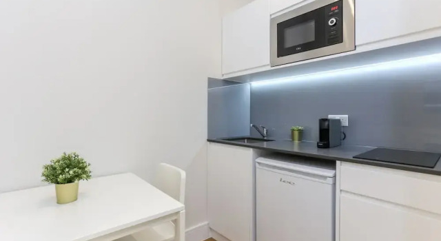 Студия Цокольный этаж Queensborough Terrace Serviced Apartments