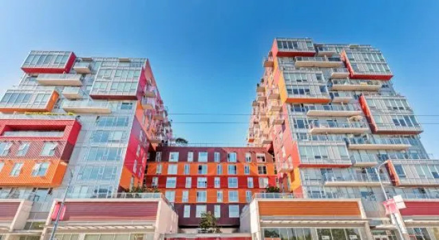Urban Retreat City View and Parking, 6min to DT, Book Hotel Vancouver 
