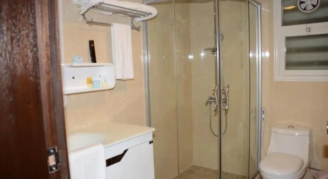 Четырёхместный люкс Executive Continental Inn Hotel Al Farwaniya