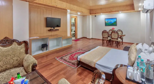 Номер Grand Grand Krisa Resort & SPA, Manali Experience Luxury With all Weather ACs in Every Room