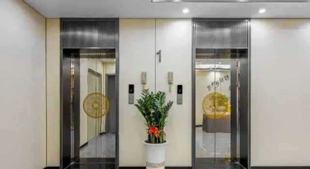Minghuan Light Luxury Hotel (Dongguan Mayong Xinhua College), Rezervasyon Otel Guangdong otoparklı oteller, Otopark