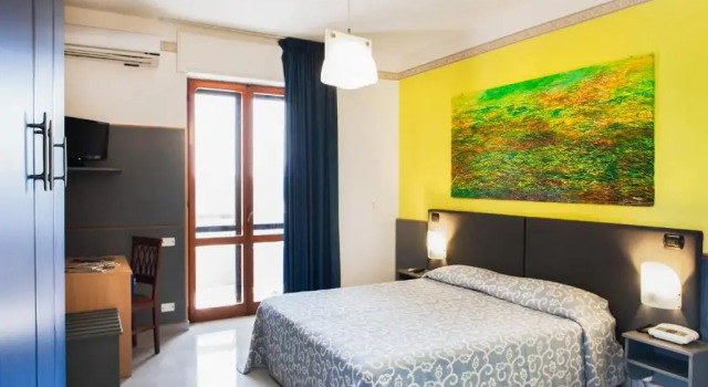 Четырёхместный номер Standard с балконом Hotel Côte DEst