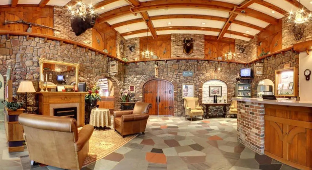 Четырёхместный номер Standard Old Orchard Inn