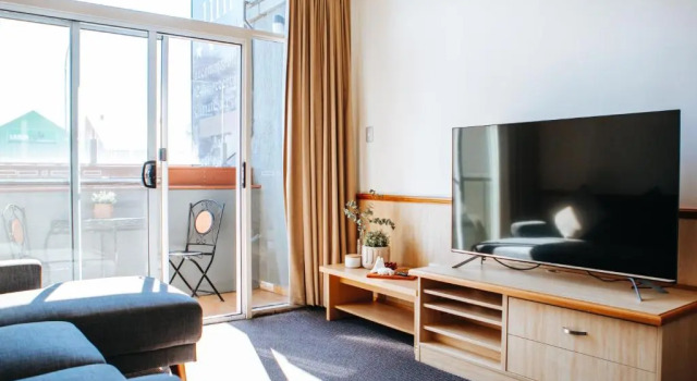 Апартаменты Executive Astor Inn