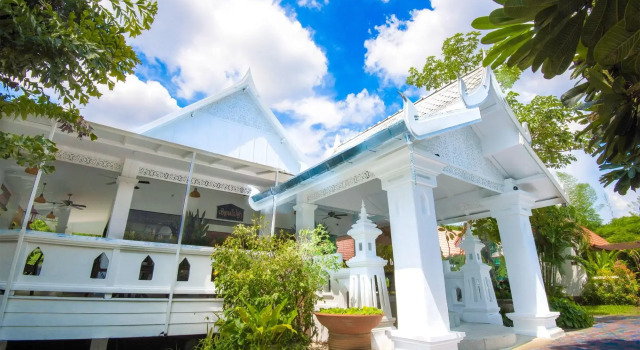 E-outfitting Boutique Chiang Mai, Забронировать Бутик-отель Бизнес-отели Хай-Йя, 4* 5*