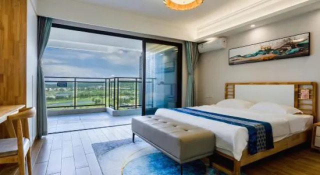Семейный люкс Deluxe с 2 комнатами Beihai shanruoju seascape holiday apartment