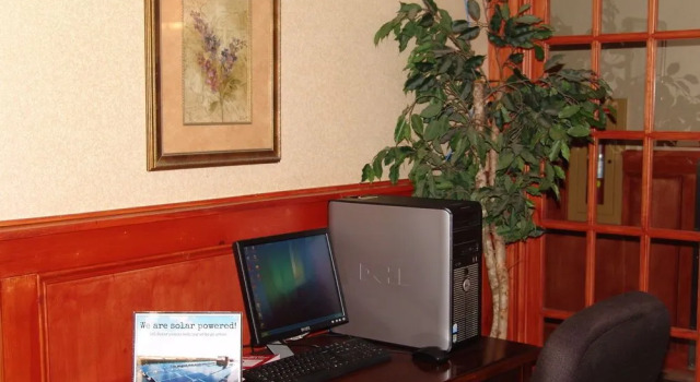 Quality Inn, Rezervasyon Otel Liverpool Finger Lakes