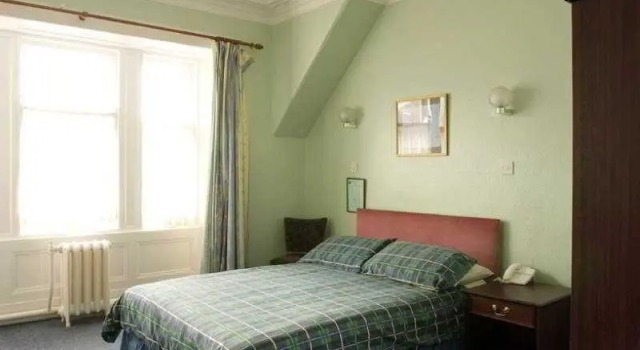 Dreadnought, Prenota Hotel Bathgate West Lothian