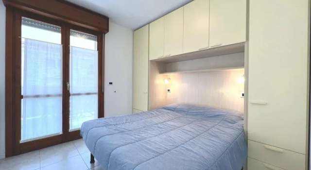 Spacious and Comfortable Holiday Home in Grado, Book Lejlighed Hoteller i Friuli Venezia Giulia med parkering, Parkering